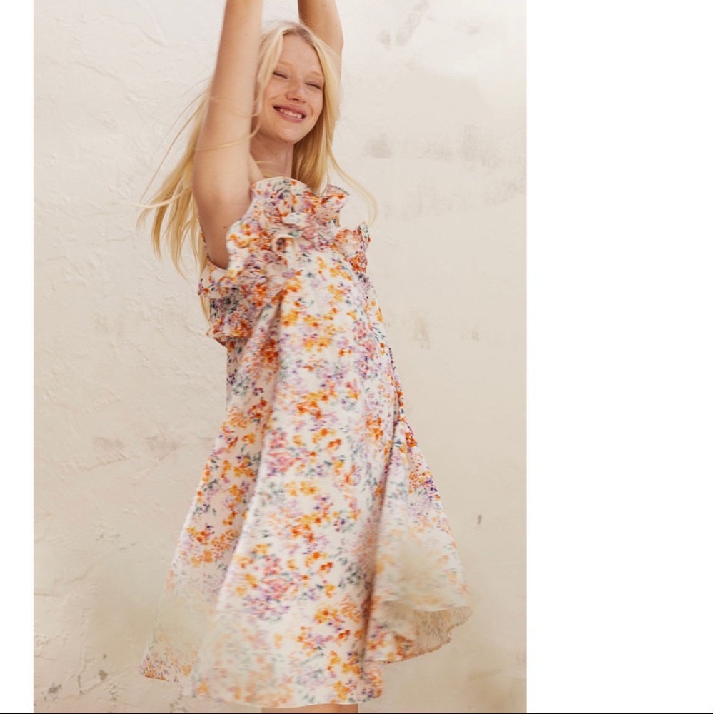 NWT BLOGGERS FAV H&M CREAM FLORAL DRESS SZ M